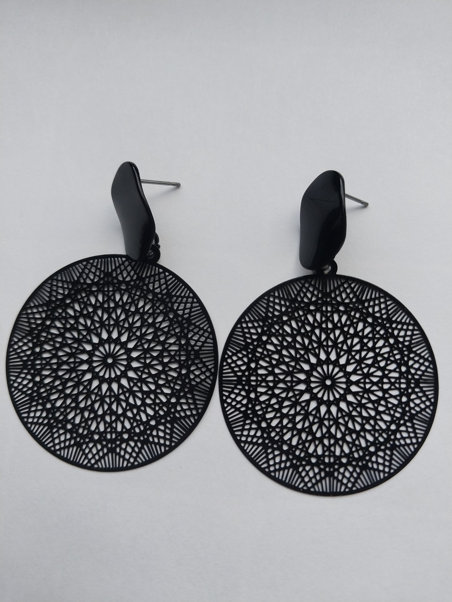 Fashionable Black Patterned Drop