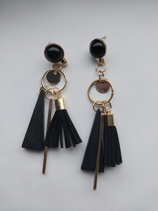 Ravishing Black and Gold Drop