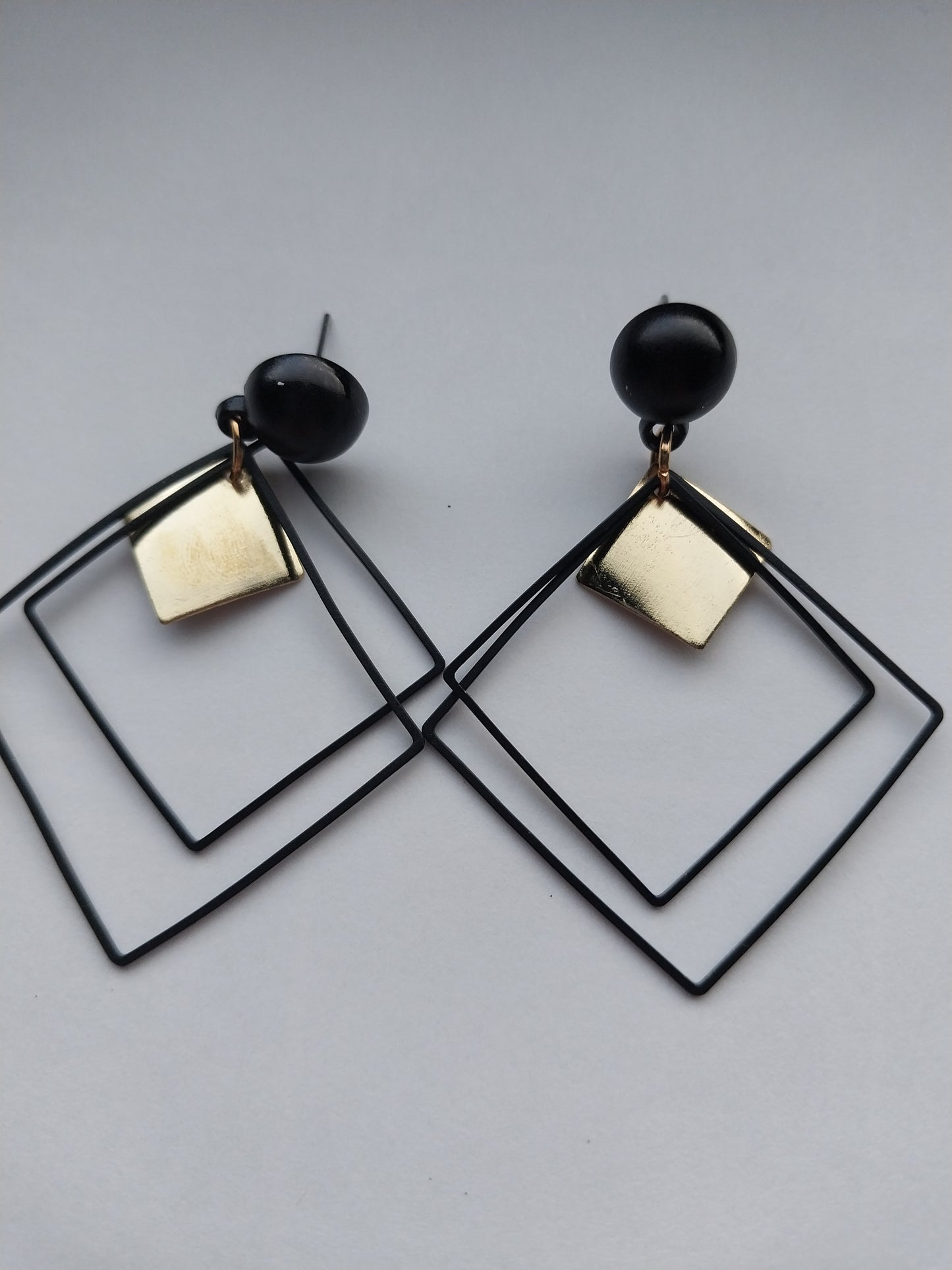 Resplendent Black and Gold Square Drop