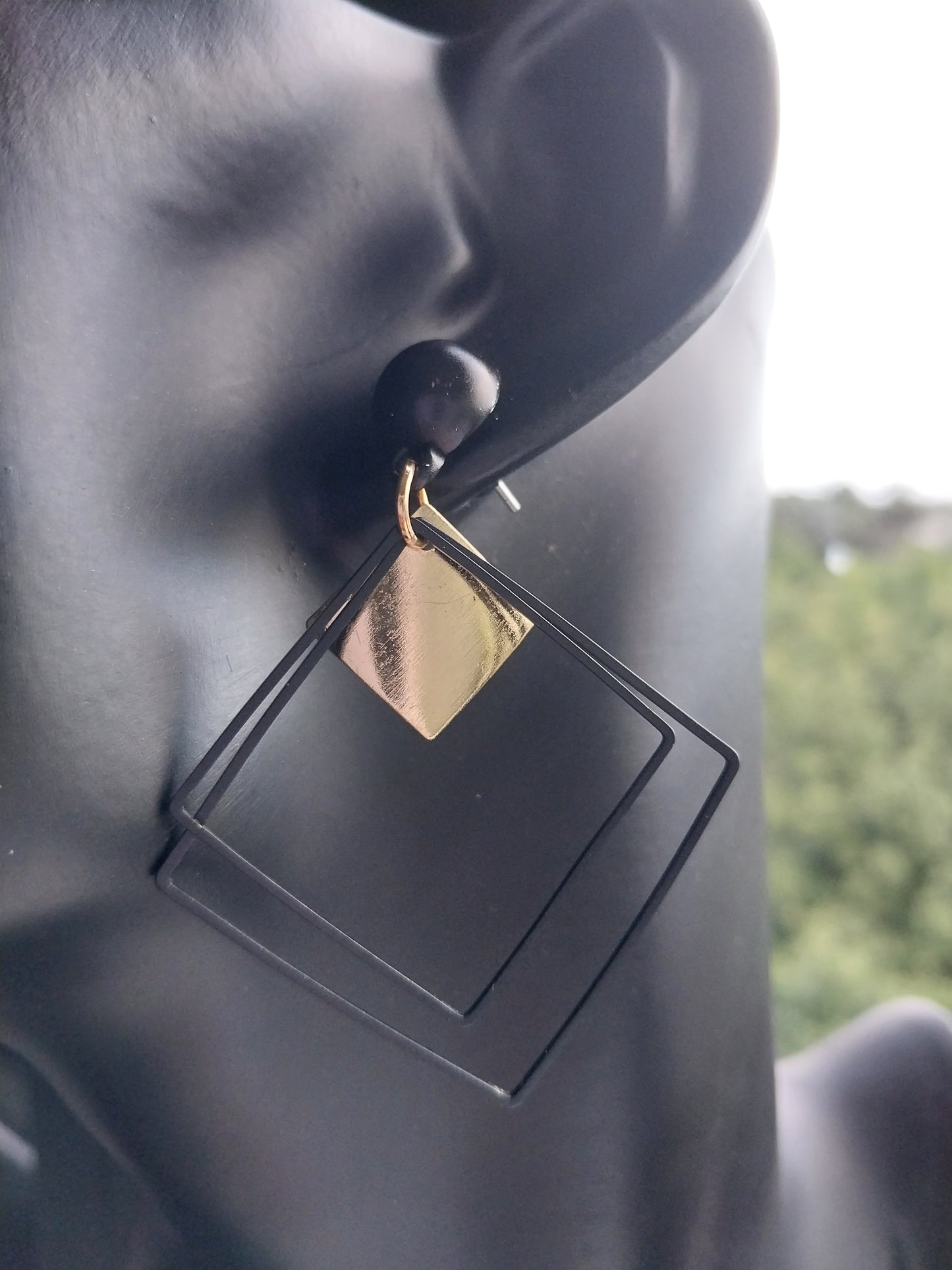 Resplendent Black and Gold Square Drop