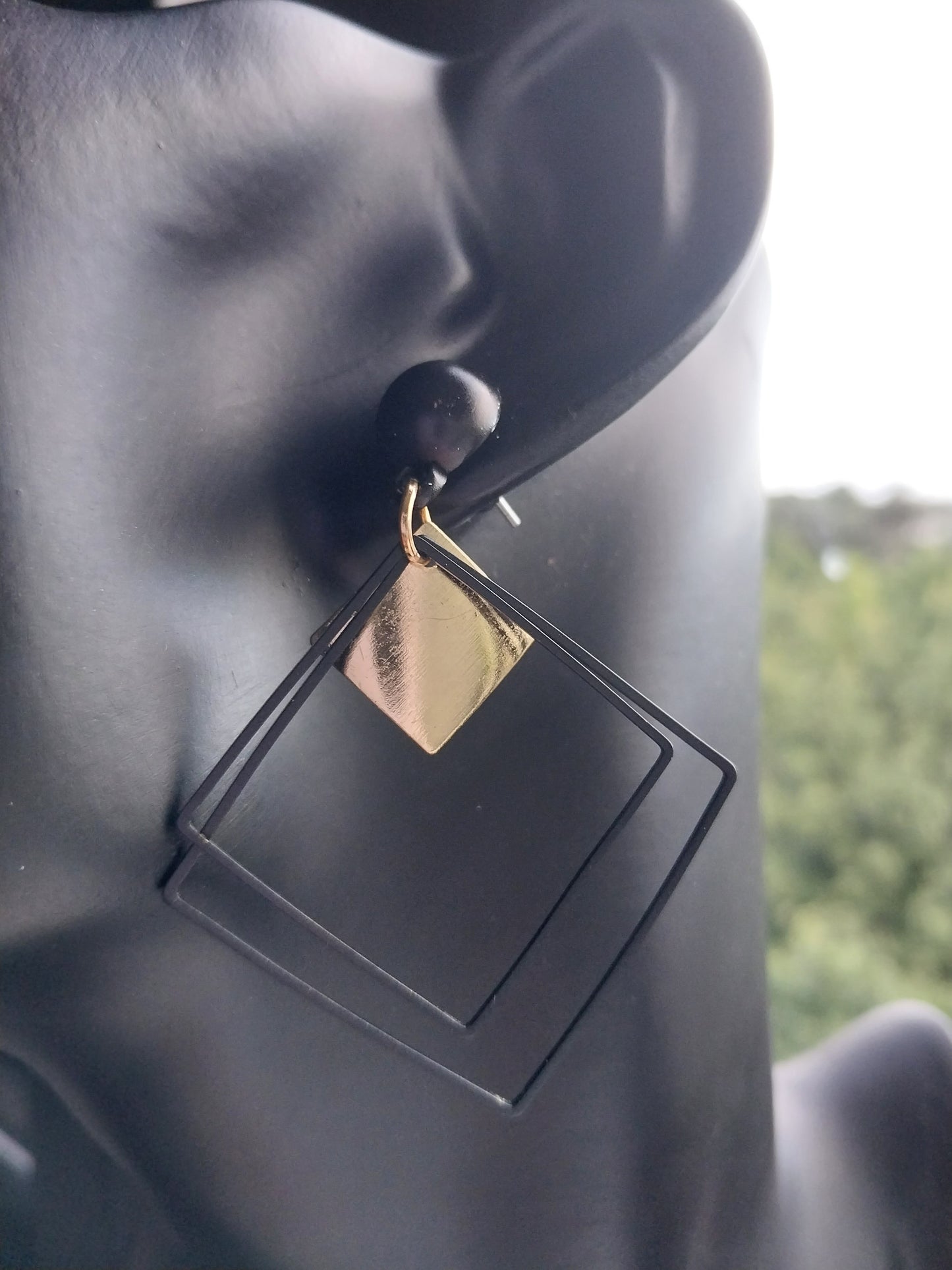 Resplendent Black and Gold Square Drop