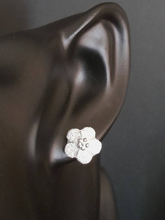 Gorgeous Silver Glitter Flower Stud